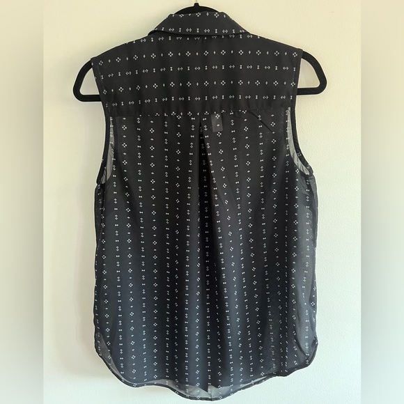 H&M sleeveless top - Picture 2 of 4